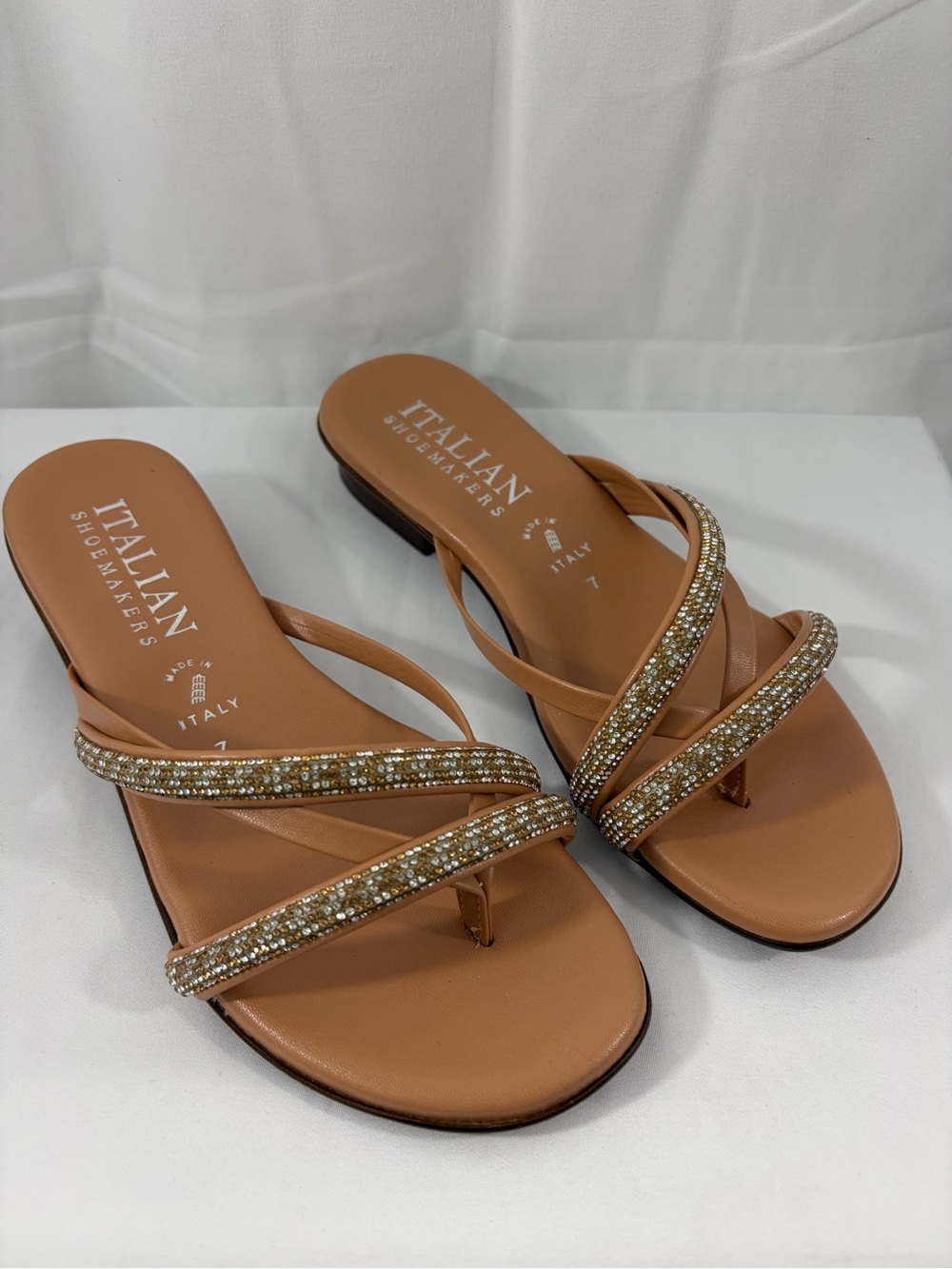 NWT Italian Shoemakers Women’s Size 7 Tan Beaded Slide Sandals